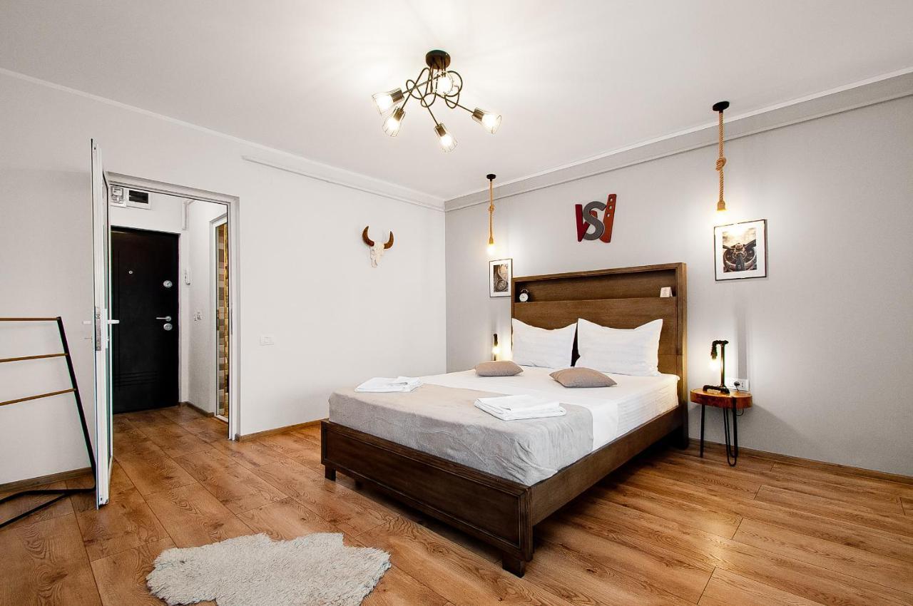 Wood&Steel Apartment Galaţi Екстериор снимка