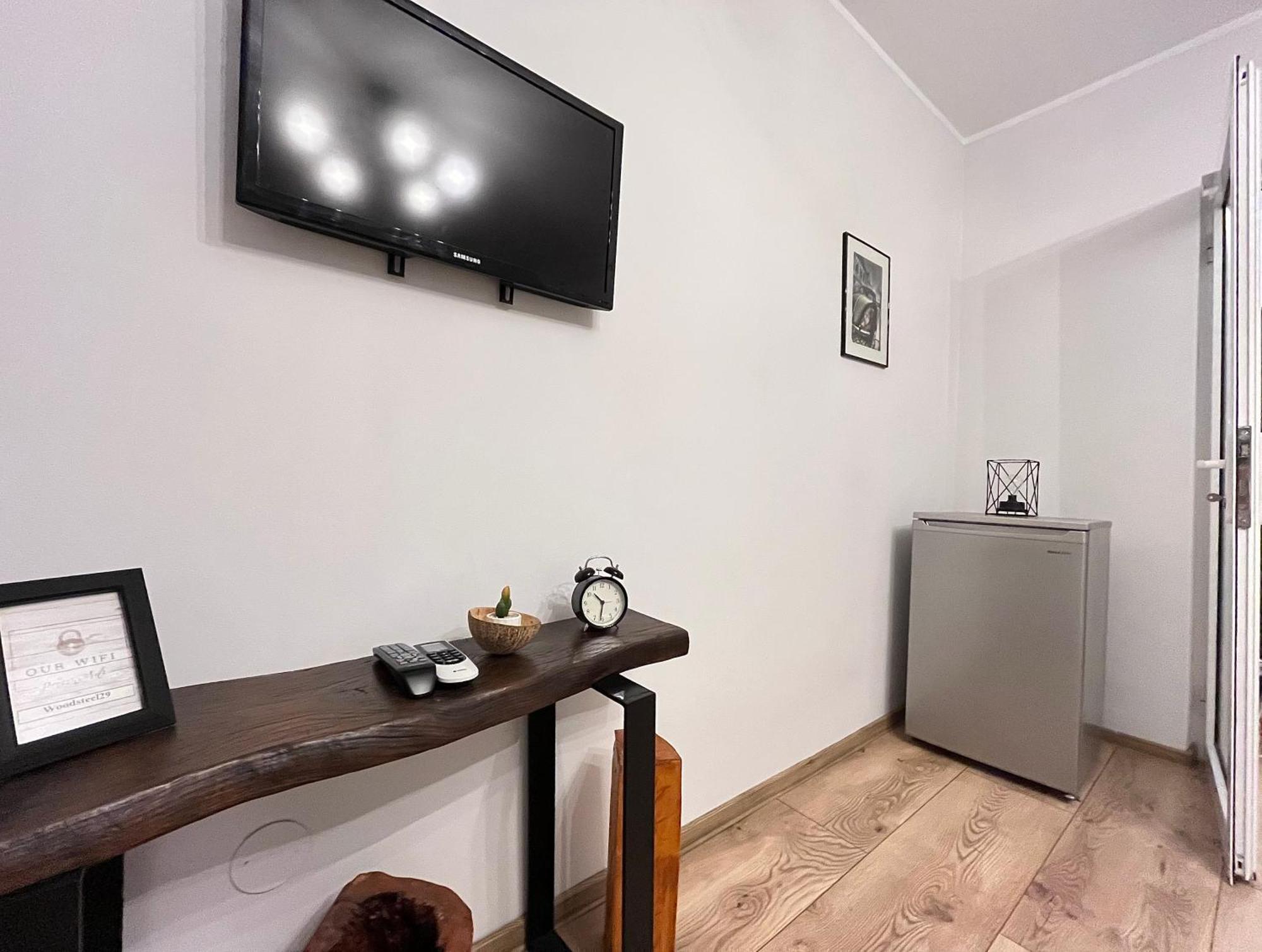 Wood&Steel Apartment Galaţi Екстериор снимка